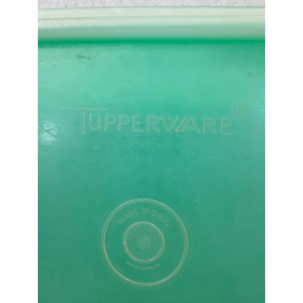 Vintage Tupperware Green Rectangular Storage Container 794-8 with Mint Lid USA